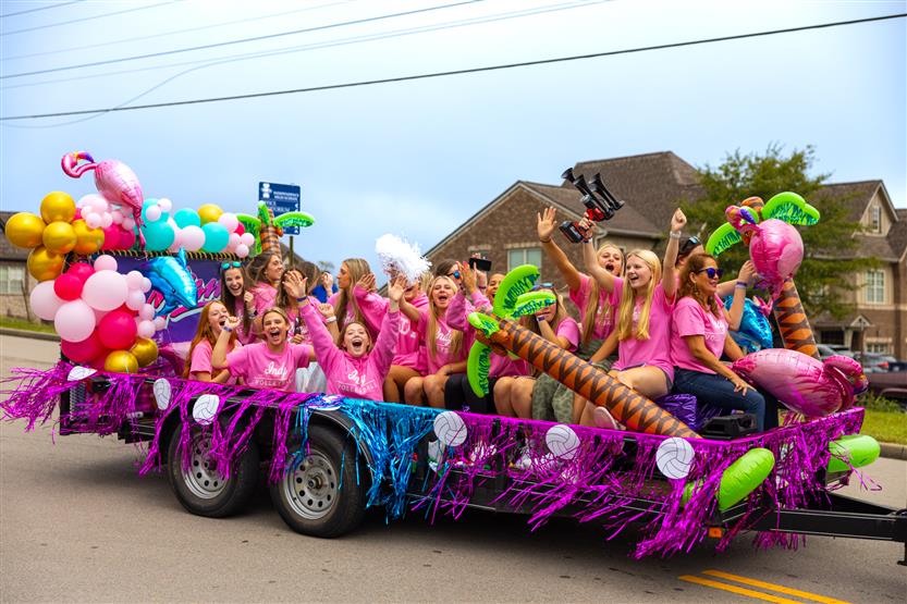 Students participate in Independence High homecoming parade